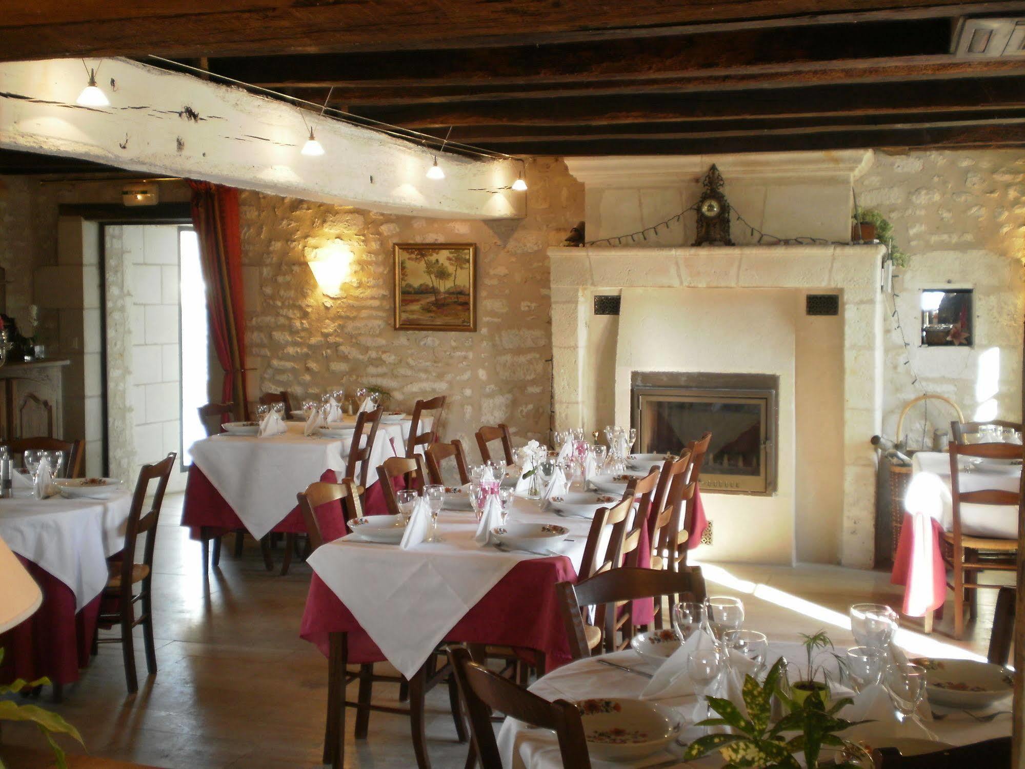 Le Pigeonnier Du Perron Hotel Availles-en-Chatellerault Exterior photo